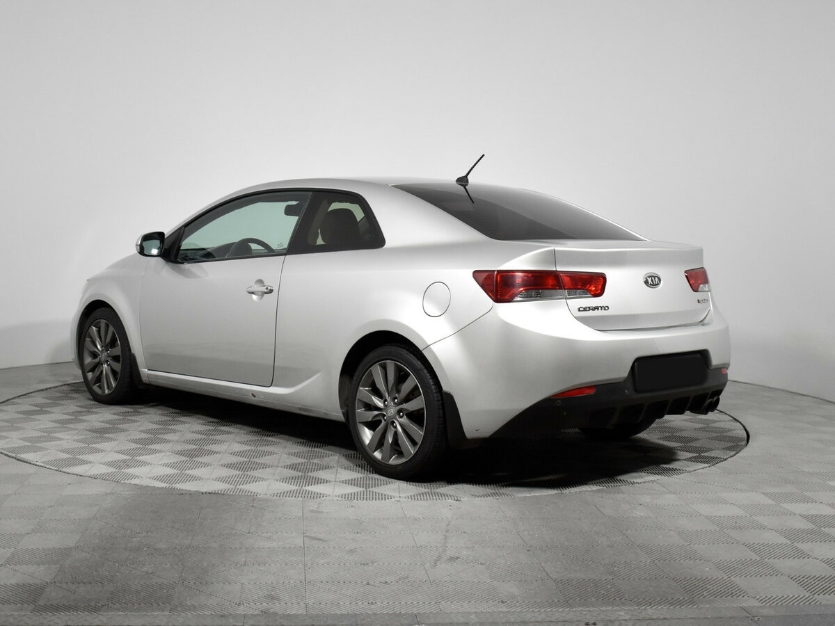 Kia Cerato с пробегом — 2011 год. Фото: #6