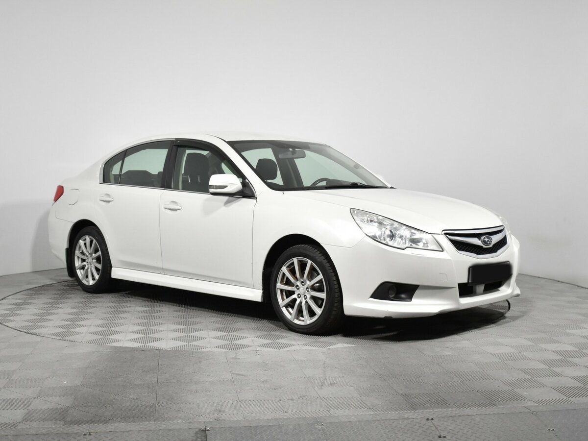Subaru Legacy с пробегом — 2011 год. Фото: #2