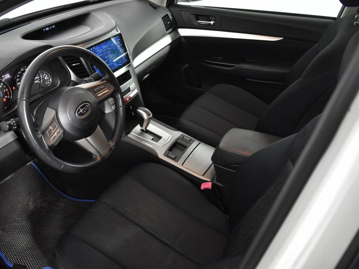 Subaru Legacy с пробегом — 2011 год. Фото: #6