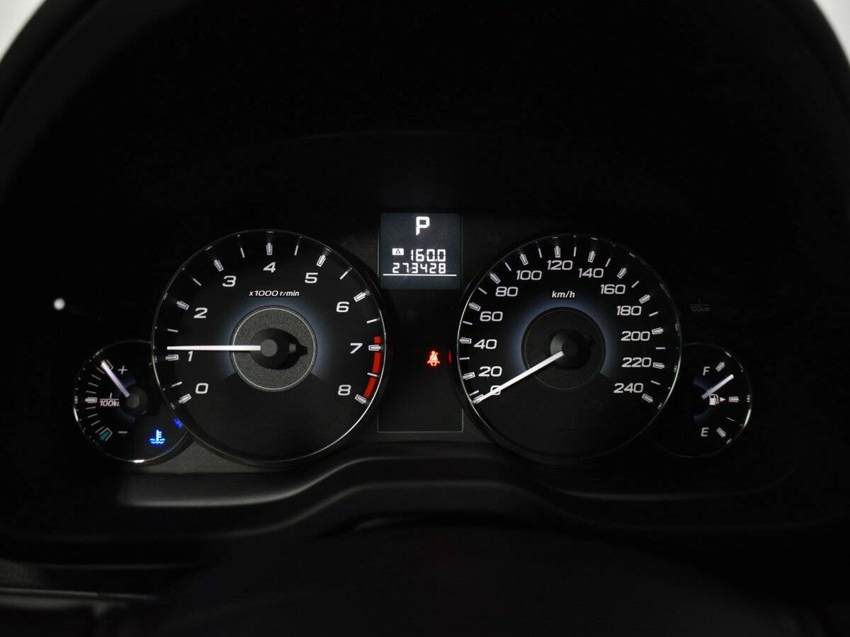 Subaru Legacy с пробегом — 2011 год. Фото: #10