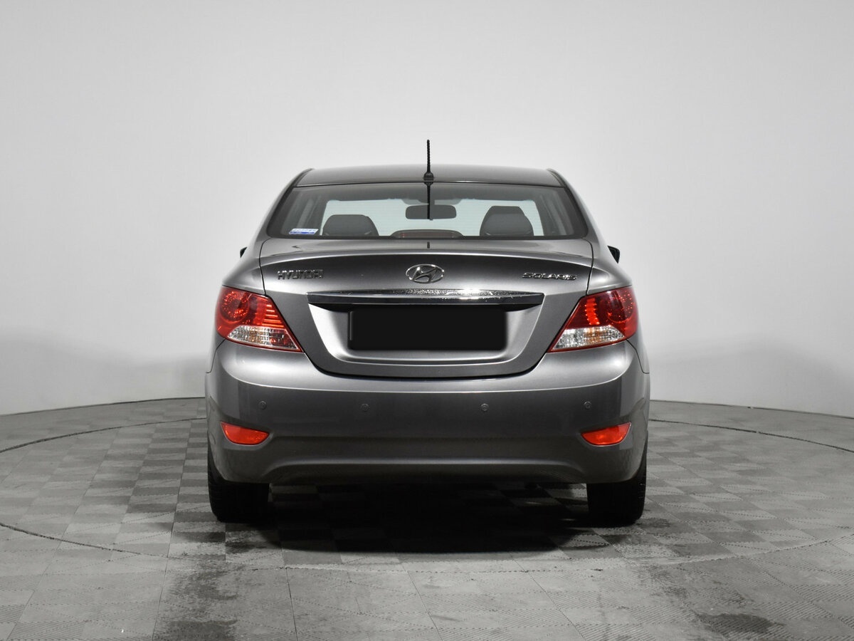 Hyundai Solaris с пробегом — 2013 год. Фото: #5