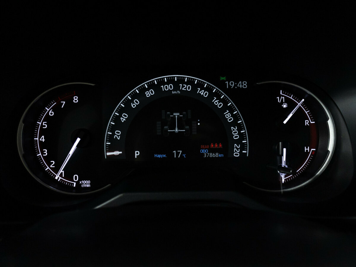 Toyota RAV4 с пробегом — 2020 год. Фото: #11