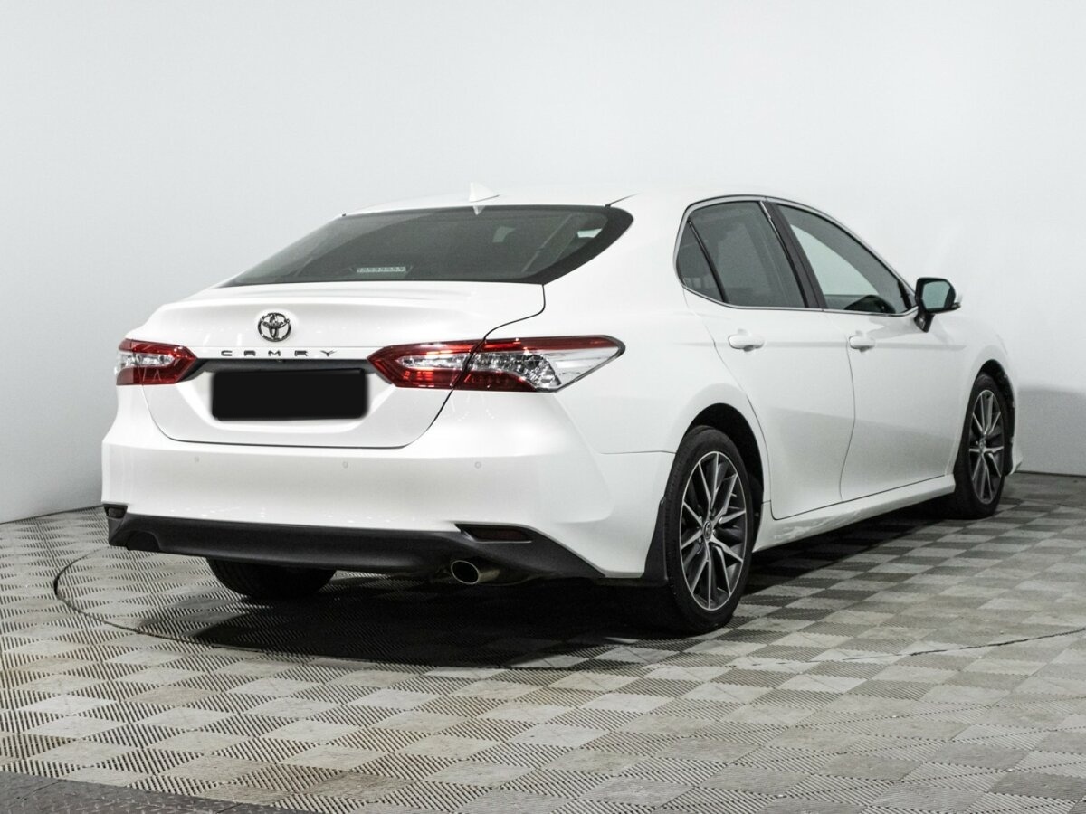 Toyota Camry с пробегом — 2021 год. Фото: #3