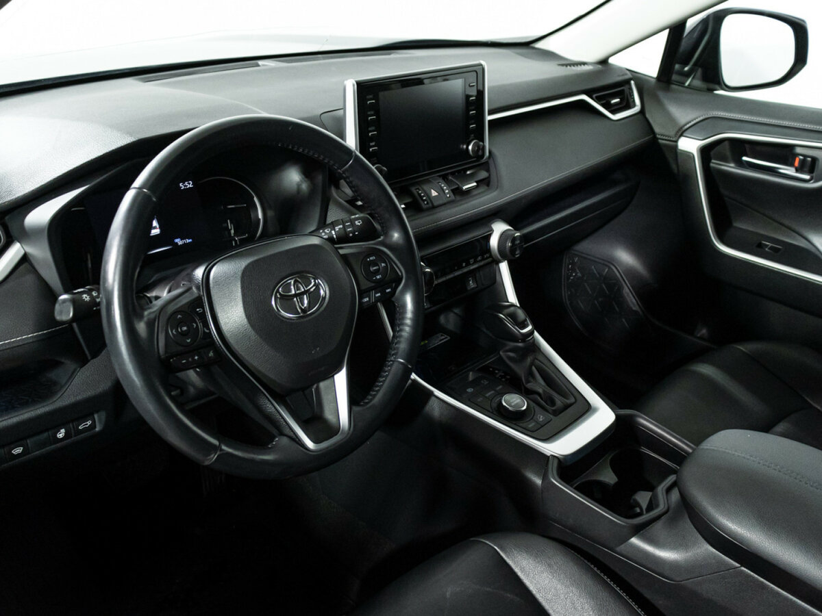 Toyota RAV4 с пробегом — 2019 год. Фото: #10
