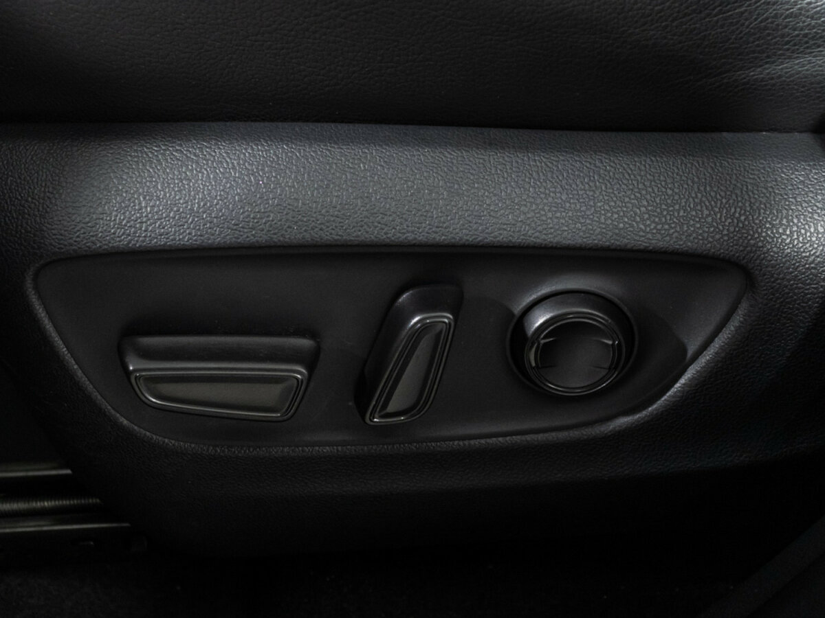 Toyota RAV4 с пробегом — 2019 год. Фото: #14