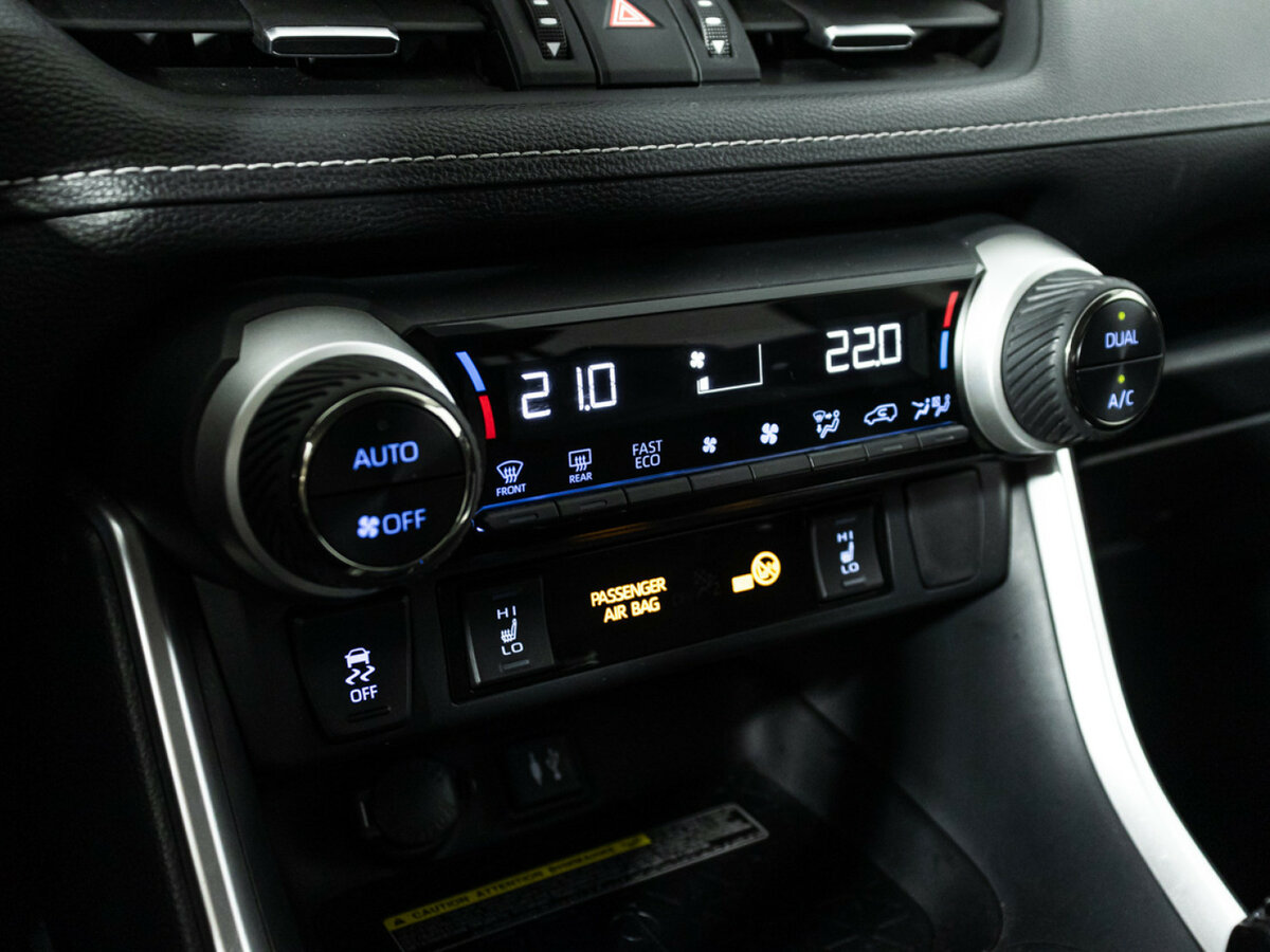 Toyota RAV4 с пробегом — 2019 год. Фото: #17