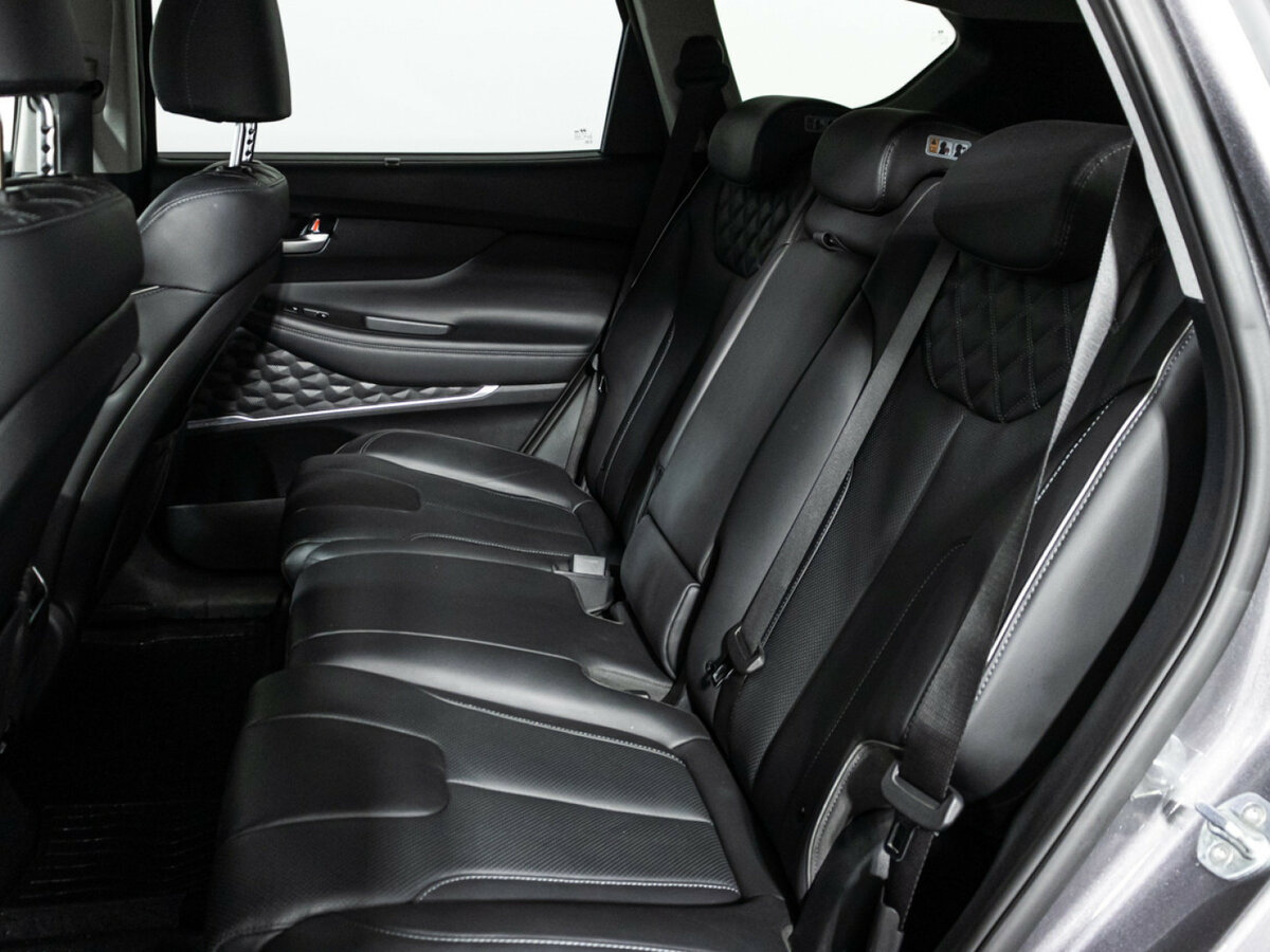 Hyundai Santa Fe с пробегом — 2022 год. Фото: #9