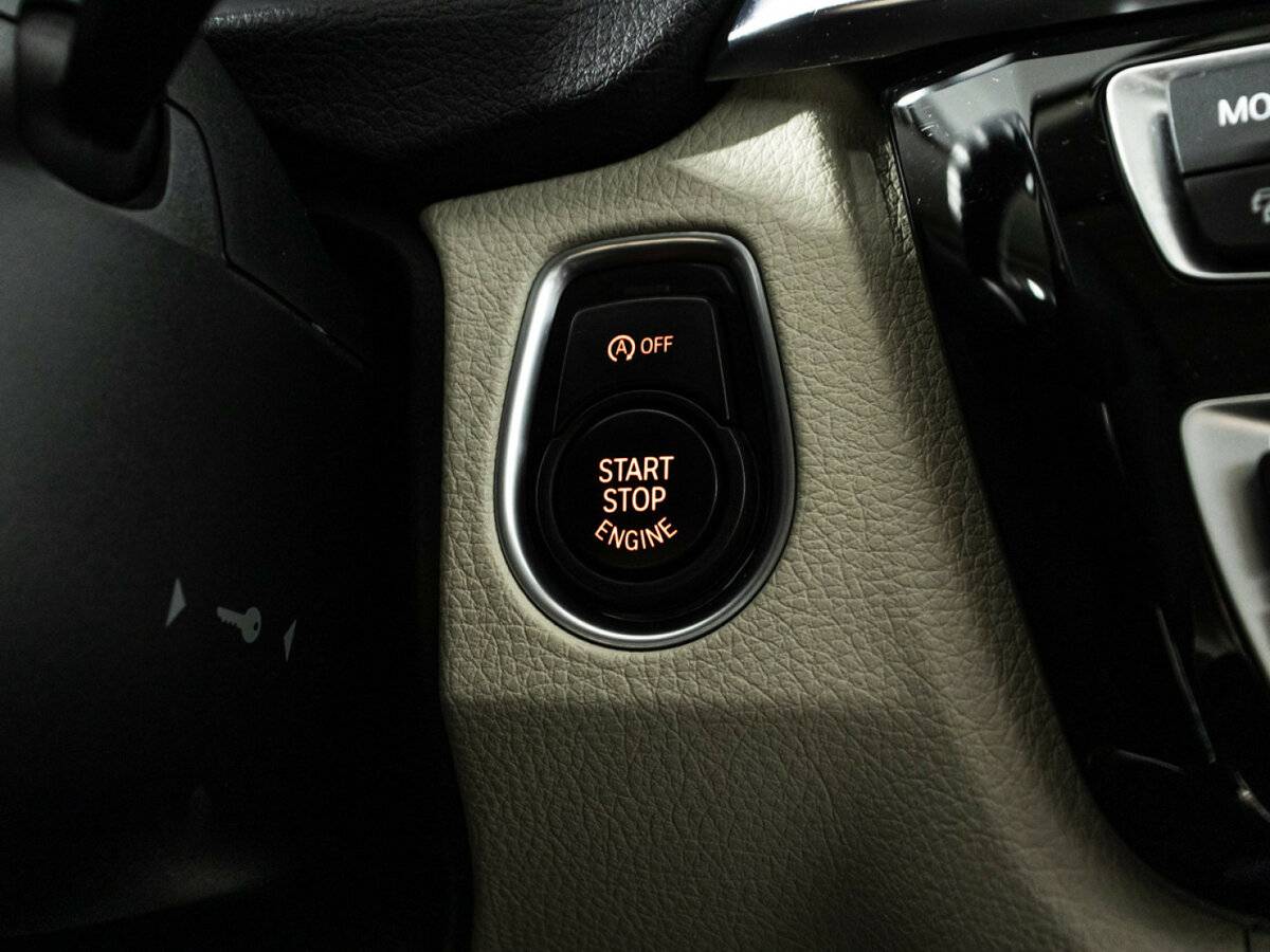 BMW 3 серии с пробегом — 2016 год. Фото: #16