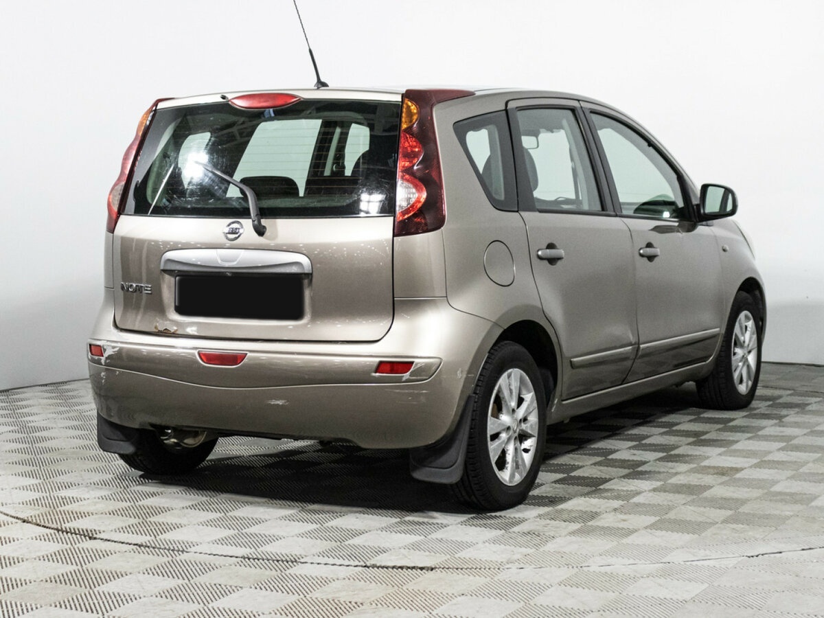 Nissan Note с пробегом — 2011 год. Фото: #4