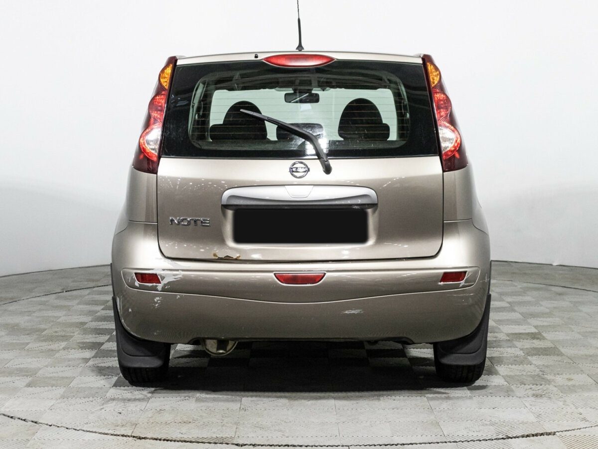 Nissan Note с пробегом — 2011 год. Фото: #5