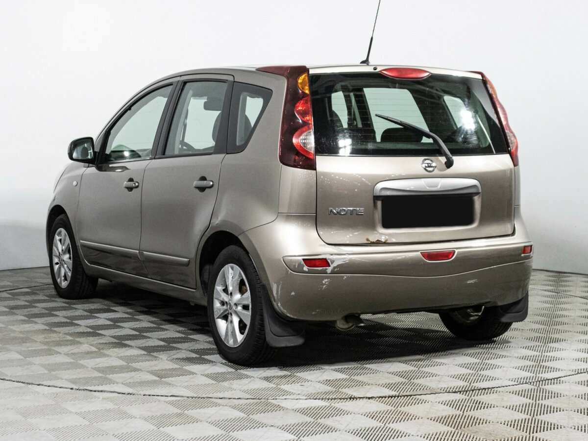 Nissan Note с пробегом — 2011 год. Фото: #6