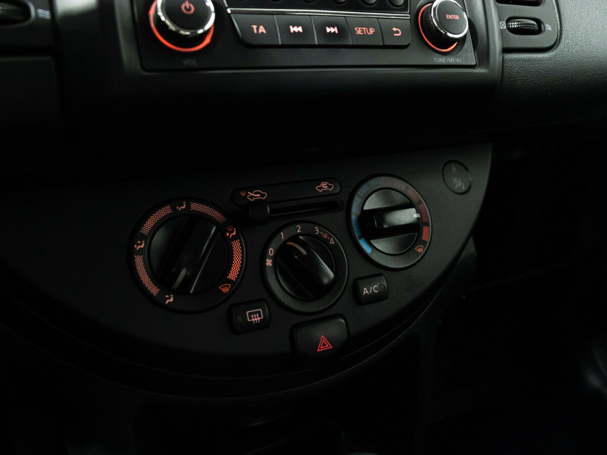 Nissan Note с пробегом — 2011 год. Фото: #13