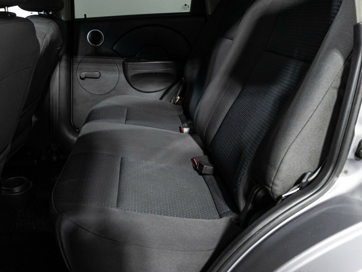 Chevrolet Aveo с пробегом — 2006 год. Фото: #9