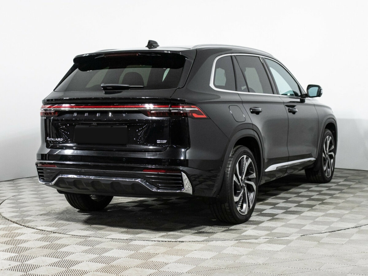 Geely Monjaro с пробегом — 2024 год. Фото: #3