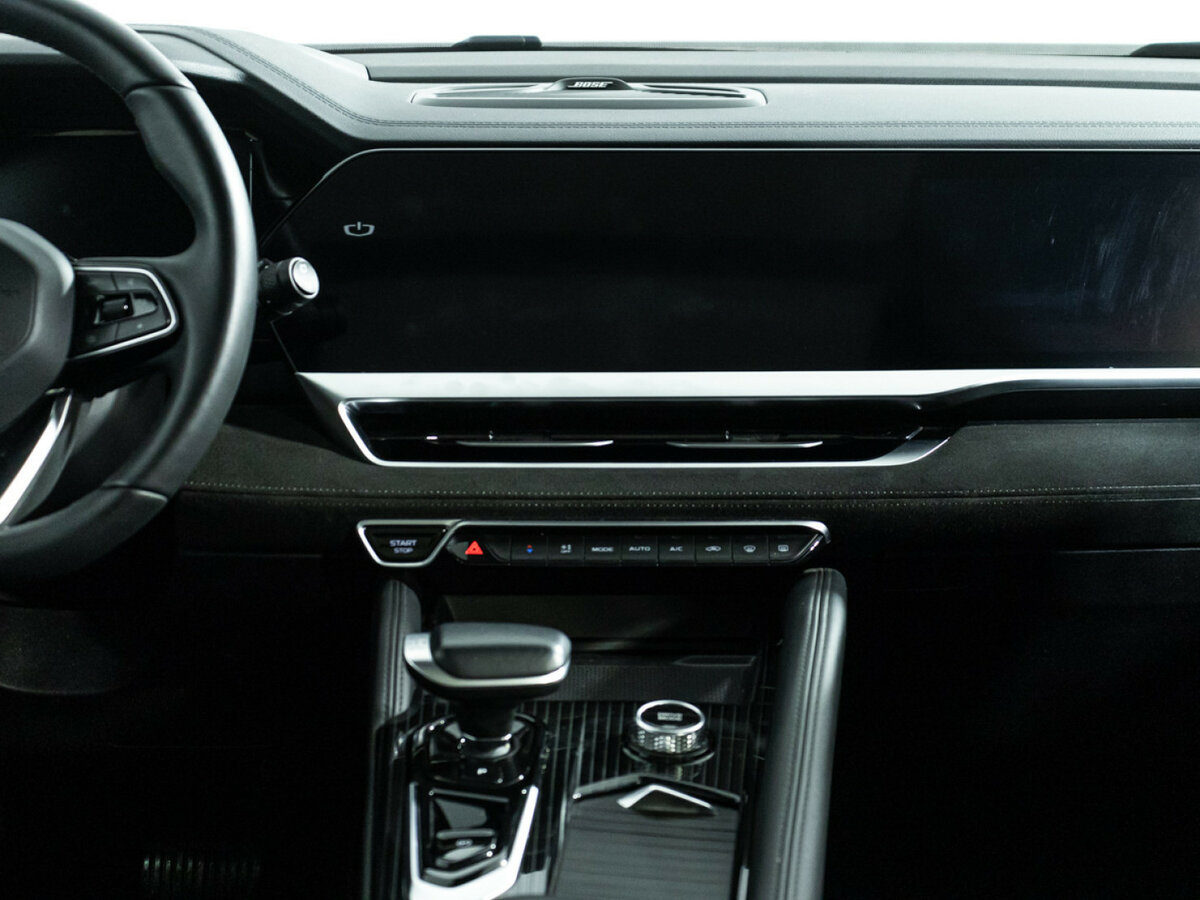 Geely Monjaro с пробегом — 2024 год. Фото: #11