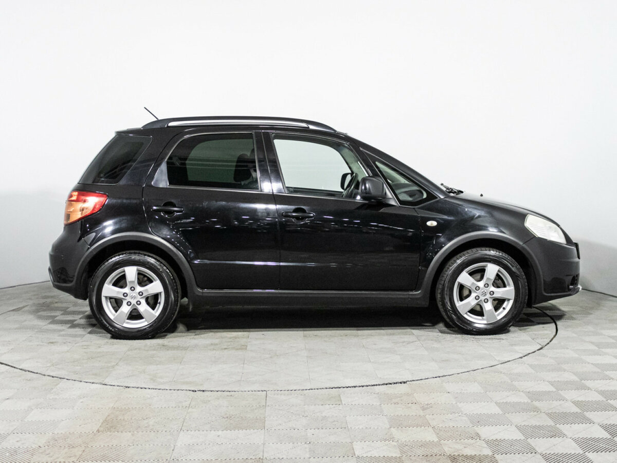 Suzuki SX4 с пробегом — 2010 год. Фото: #3
