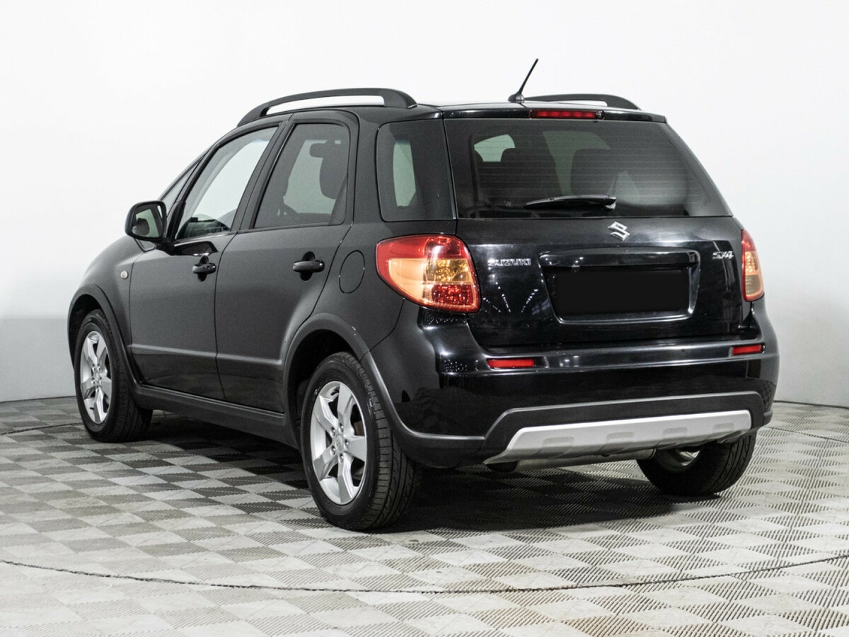 Suzuki SX4 с пробегом — 2010 год. Фото: #6