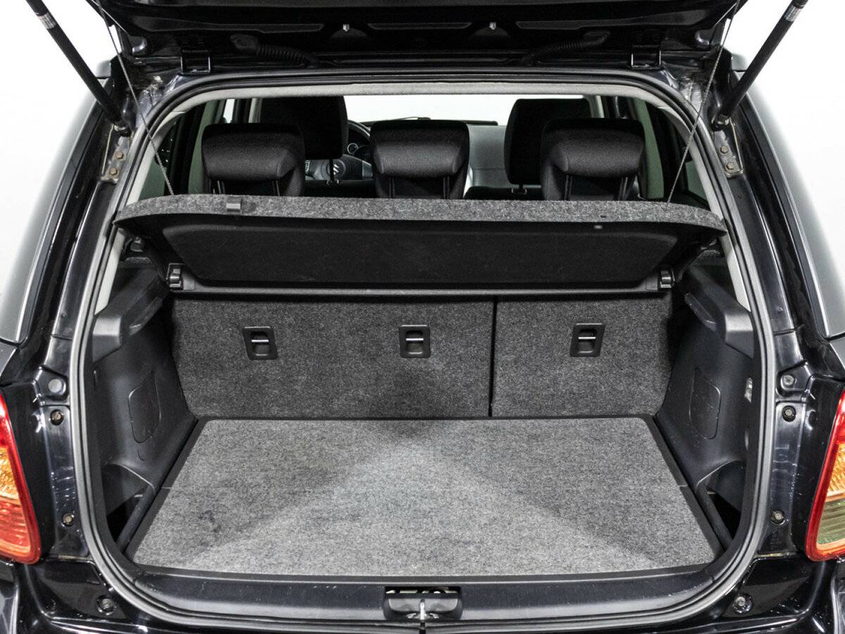 Suzuki SX4 с пробегом — 2010 год. Фото: #17