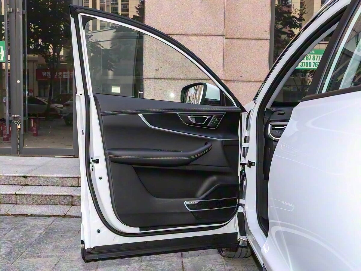 Chery Tiggo 8 с пробегом — 2025 год. Фото: #13