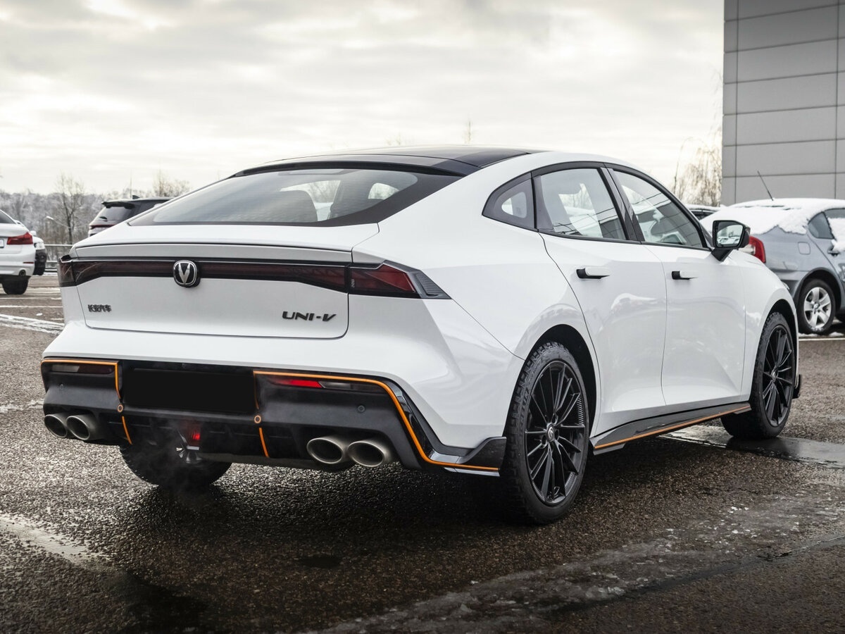 Changan UNI-V с пробегом — 2023 год. Фото: #5
