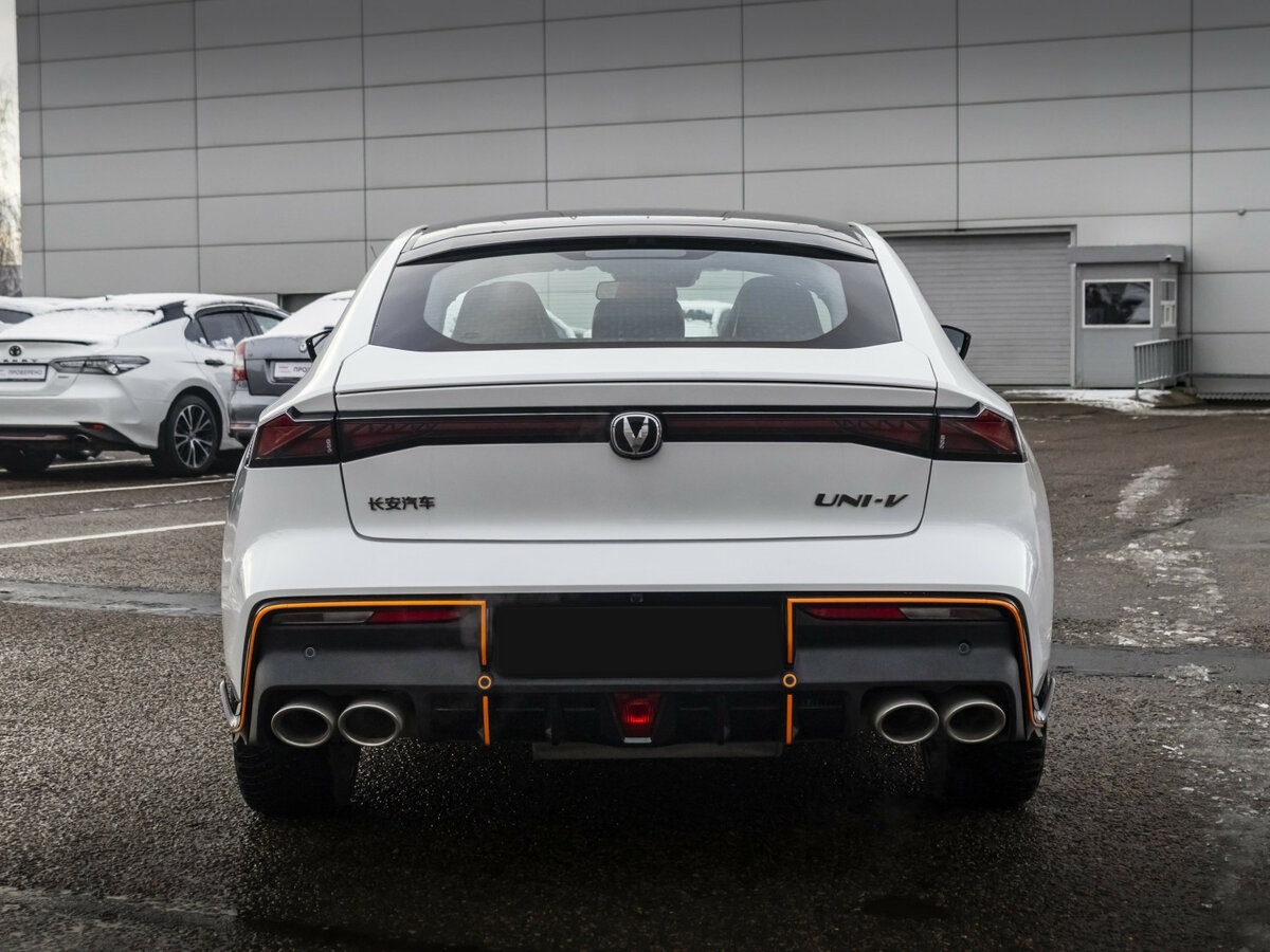 Changan UNI-V с пробегом — 2023 год. Фото: #6