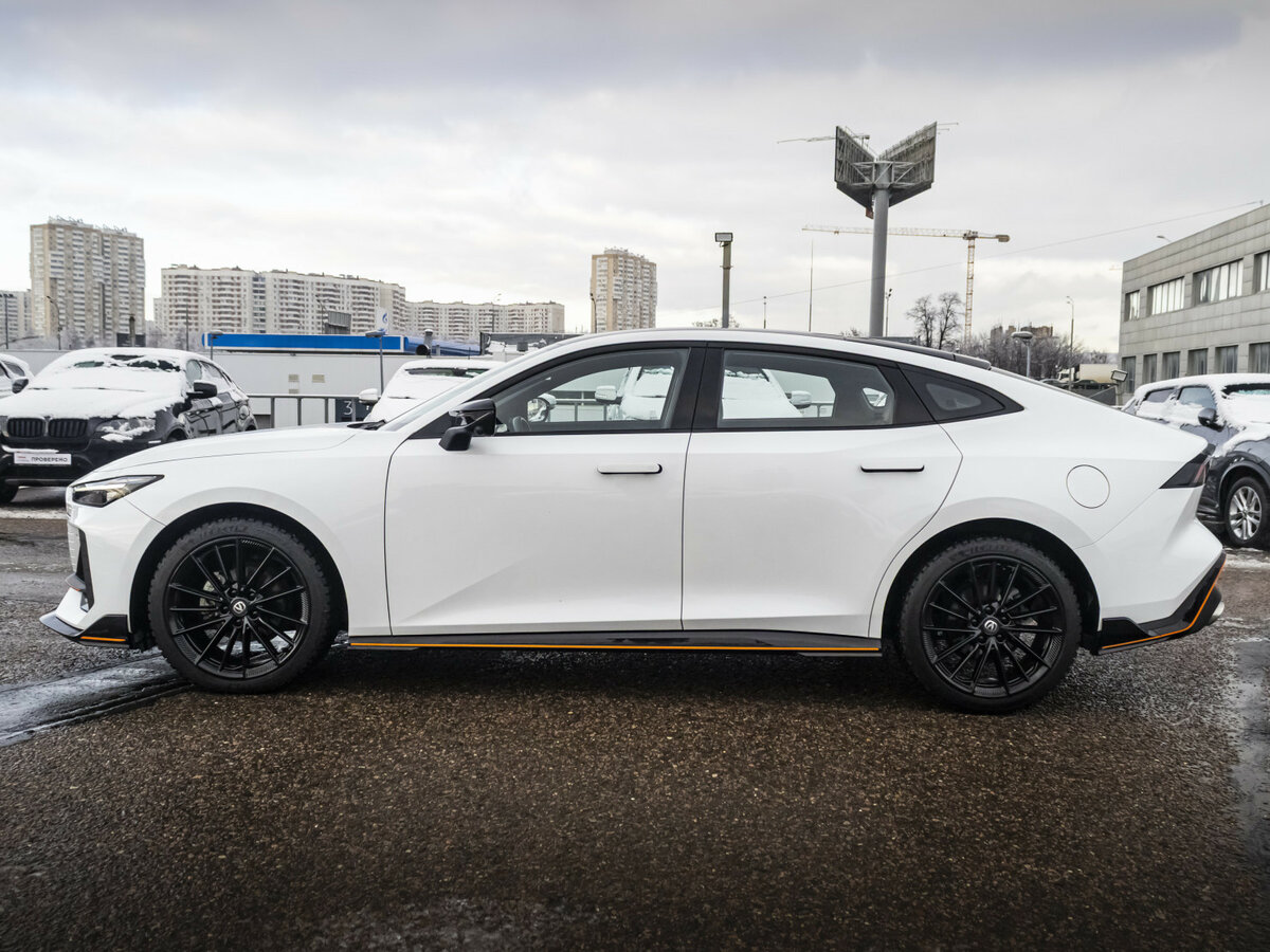 Changan UNI-V с пробегом — 2023 год. Фото: #9
