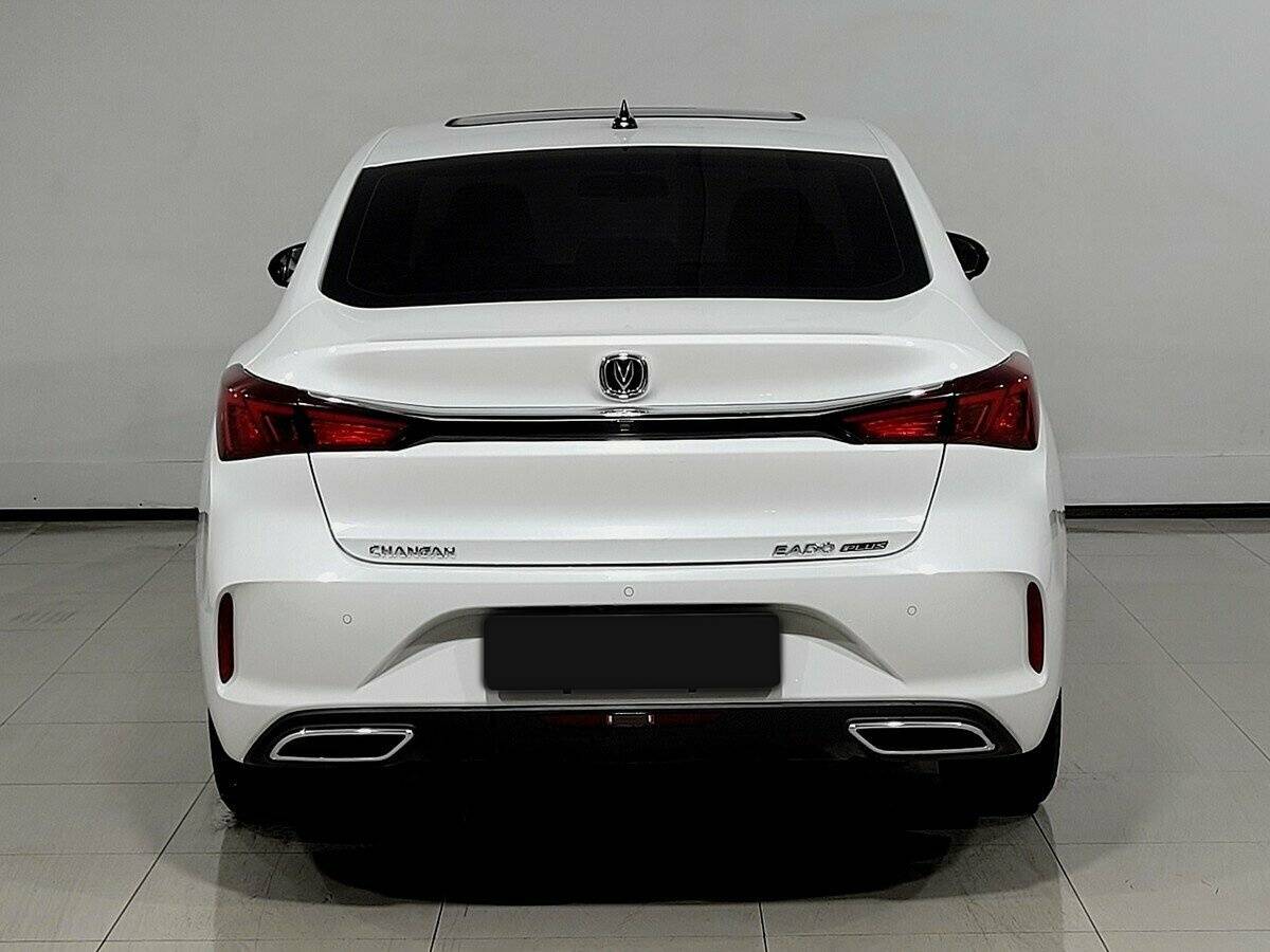 Changan Eado Plus с пробегом — 2024 год. Фото: #2