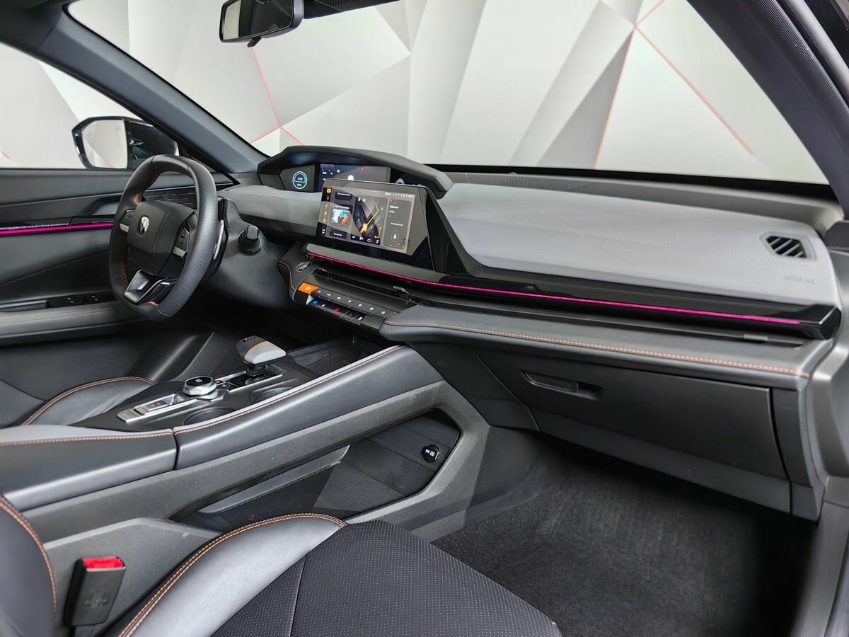 Changan UNI-V с пробегом — 2023 год. Фото: #8