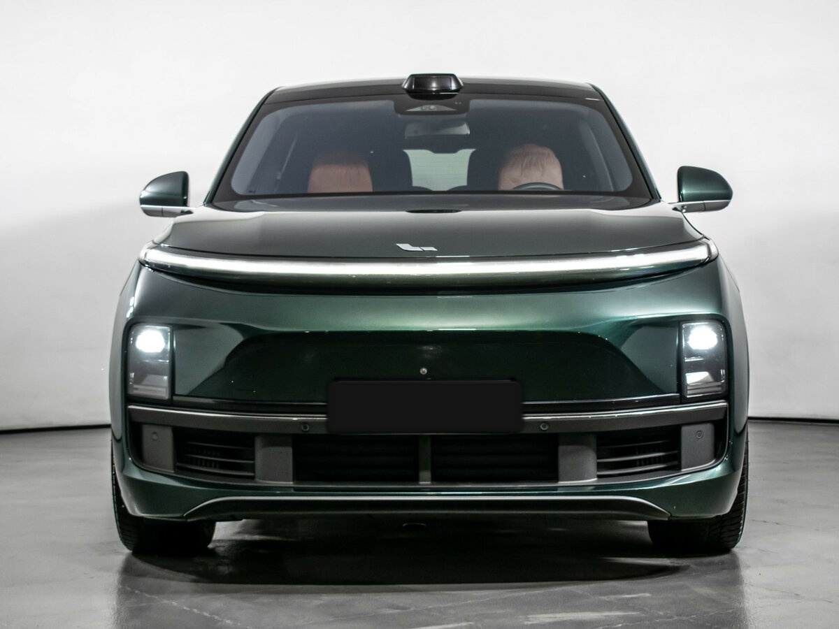 LiXiang L9 с пробегом — 2023 год. Фото: #1