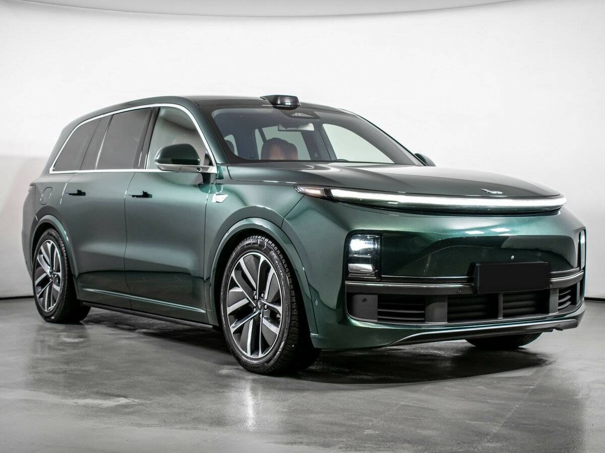 LiXiang L9 с пробегом — 2023 год. Фото: #2