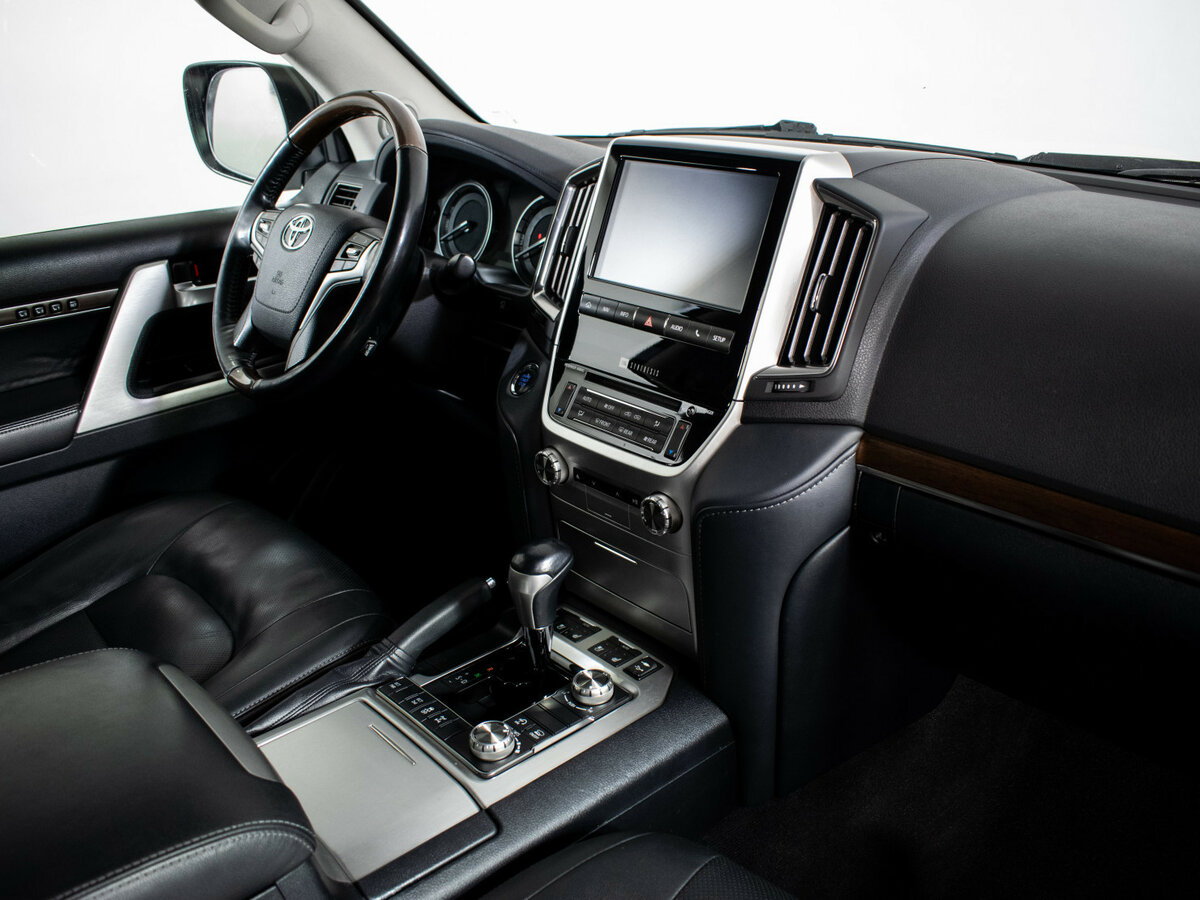 Toyota Land Cruiser с пробегом — 2019 год. Фото: #10