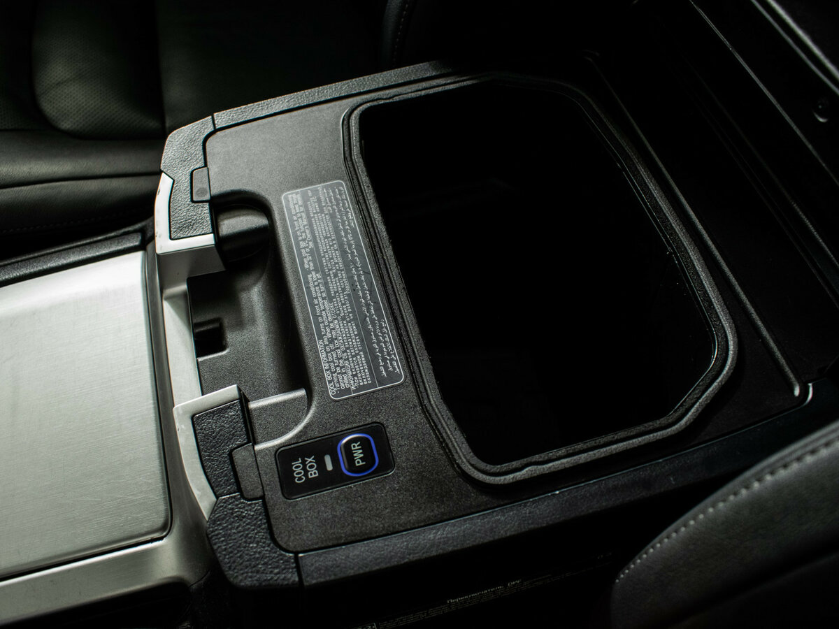 Toyota Land Cruiser с пробегом — 2019 год. Фото: #17