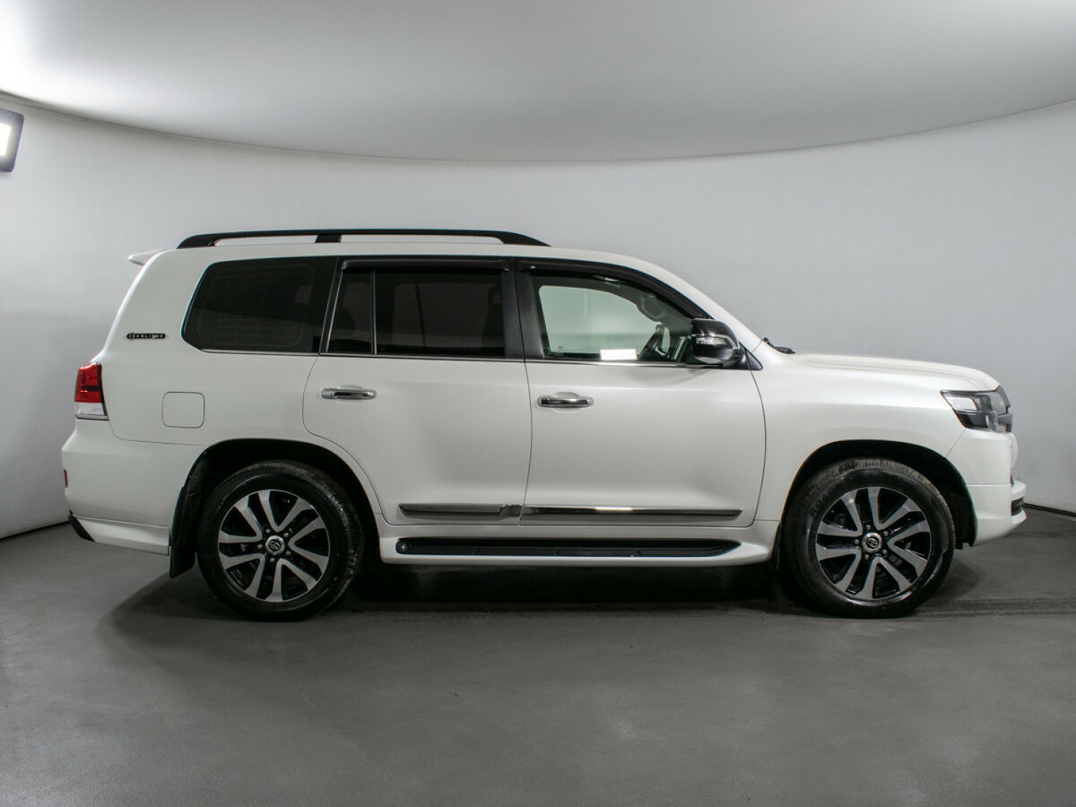 Toyota Land Cruiser с пробегом — 2017 год. Фото: #3