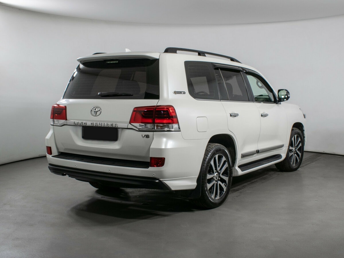 Toyota Land Cruiser с пробегом — 2017 год. Фото: #4