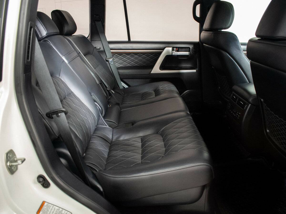 Toyota Land Cruiser с пробегом — 2017 год. Фото: #9