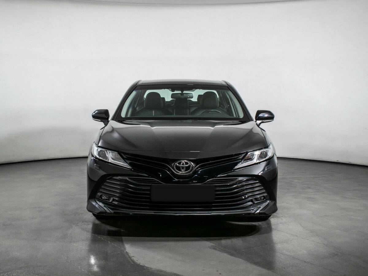 Toyota Camry с пробегом — 2020 год. Фото: #1
