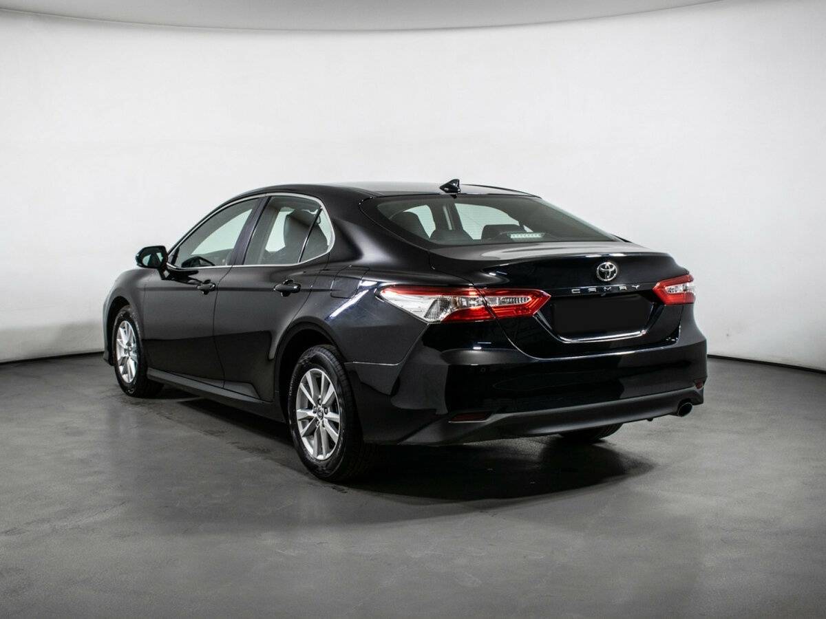 Toyota Camry с пробегом — 2020 год. Фото: #6