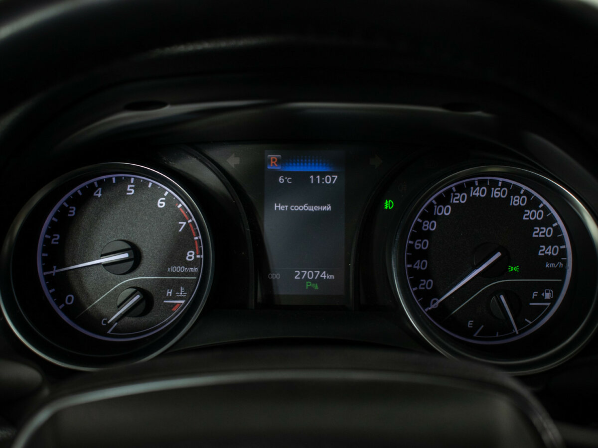 Toyota Camry с пробегом — 2020 год. Фото: #11