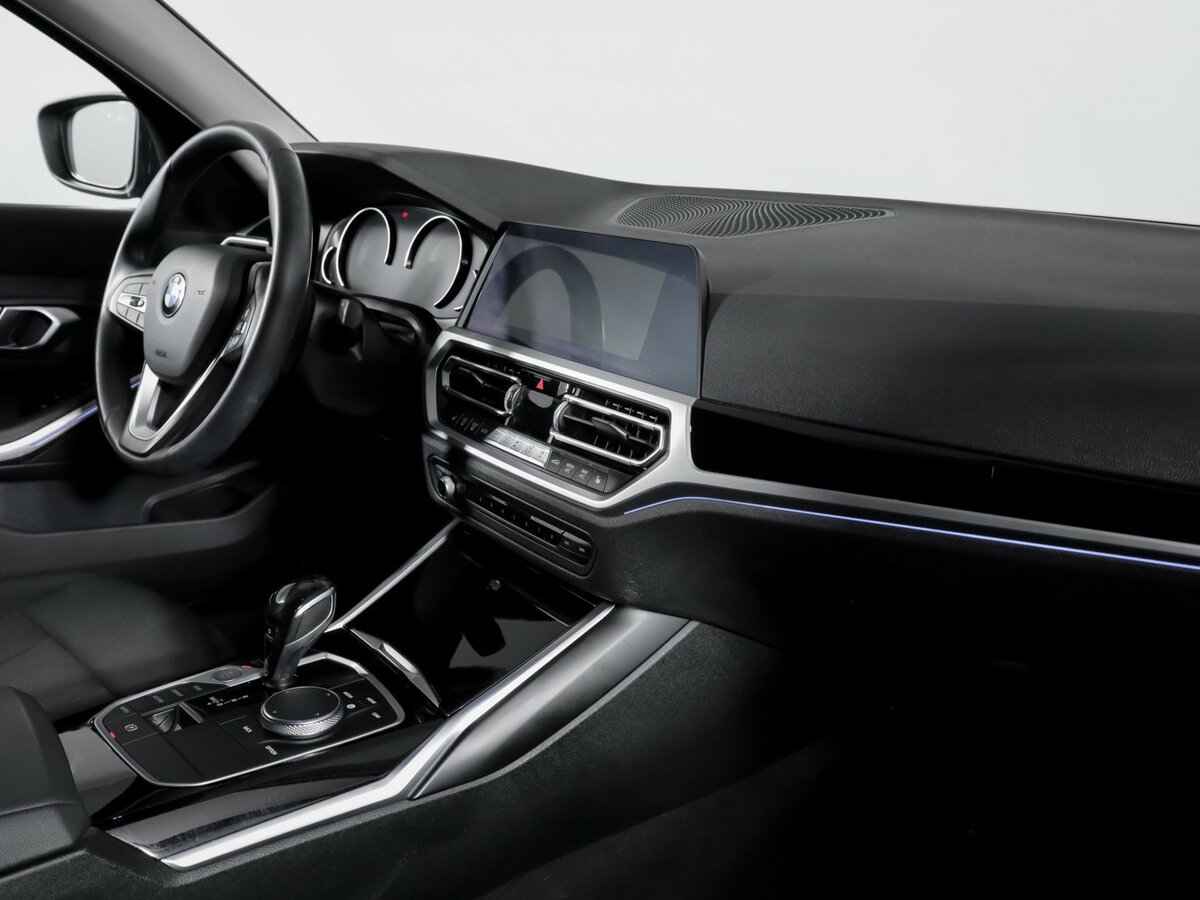 BMW 3 серии с пробегом — 2019 год. Фото: #8