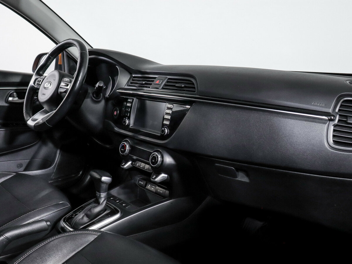 Kia Rio с пробегом — 2017 год. Фото: #6
