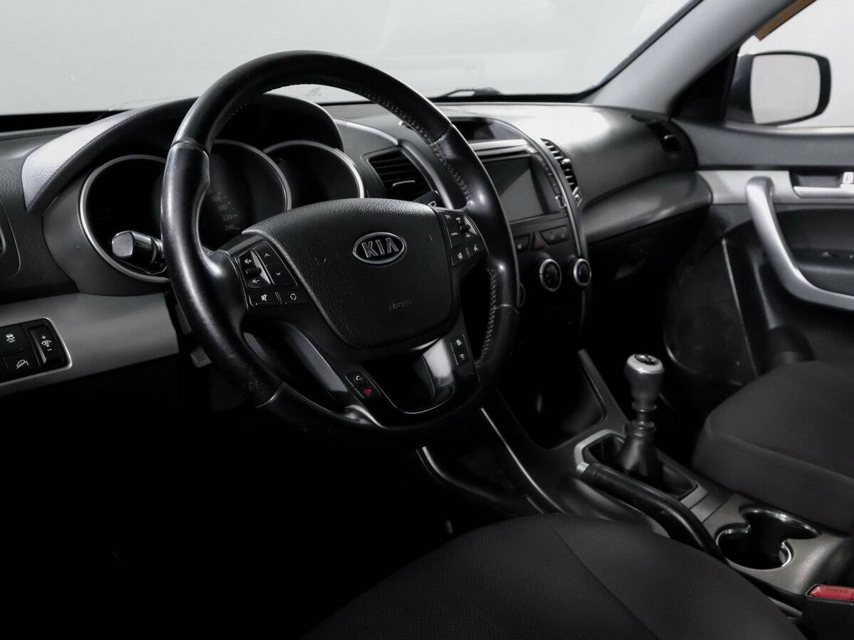 Kia Sorento с пробегом — 2011 год. Фото: #13
