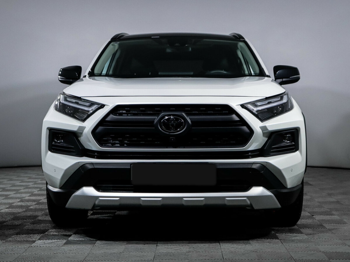 Toyota RAV4 с пробегом — 2024 год. Фото: #1