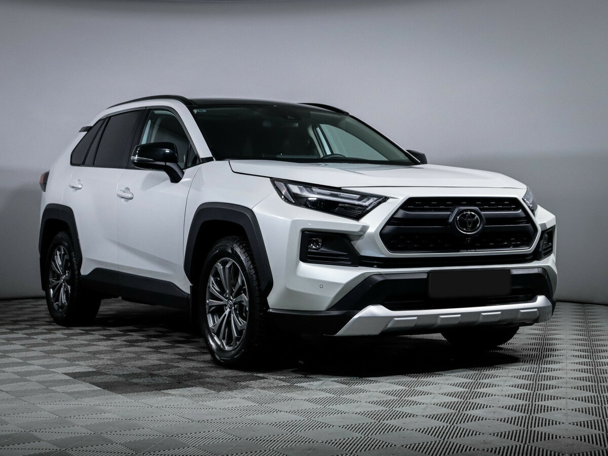 Toyota RAV4 с пробегом — 2024 год. Фото: #2