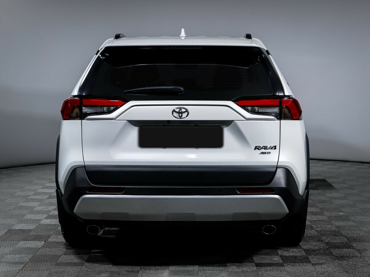 Toyota RAV4 с пробегом — 2024 год. Фото: #5