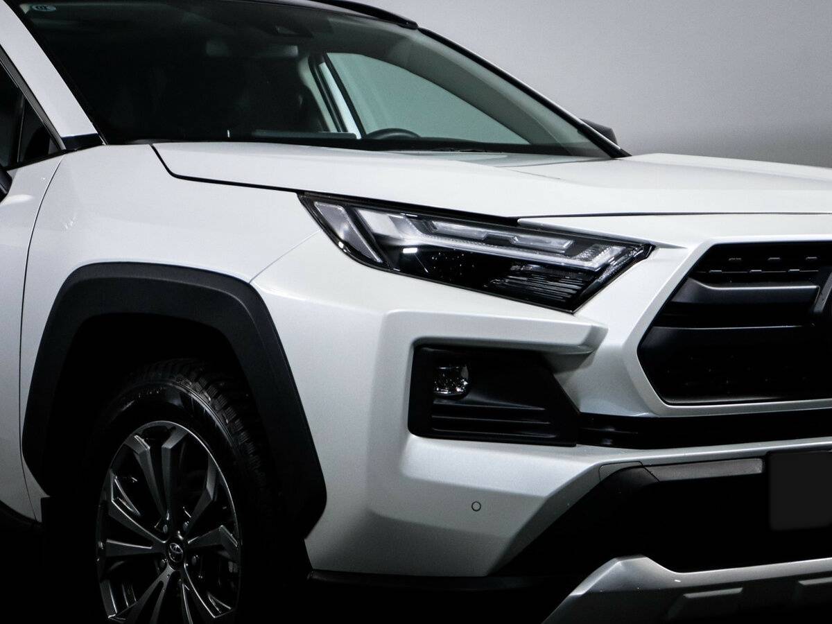 Toyota RAV4 с пробегом — 2024 год. Фото: #15