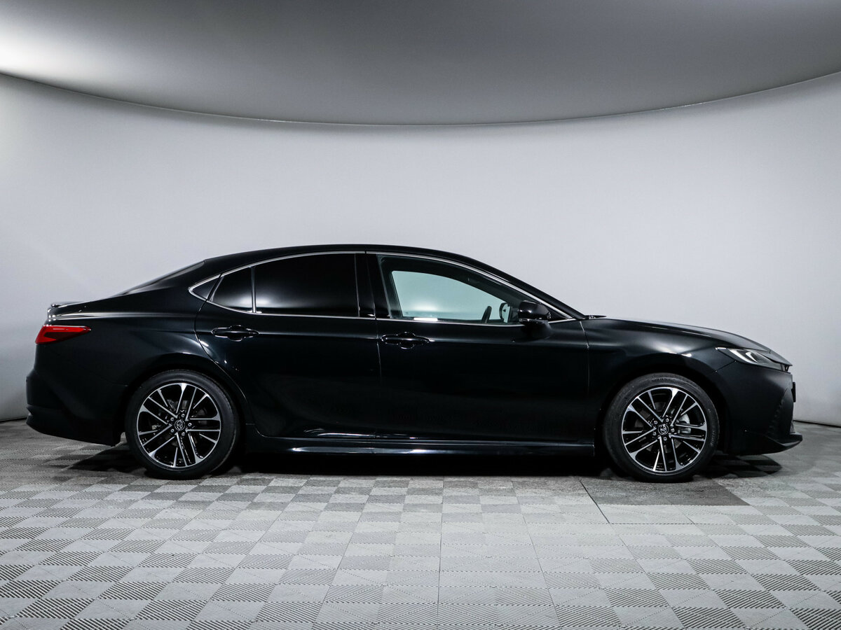 Toyota Camry с пробегом — 2024 год. Фото: #3