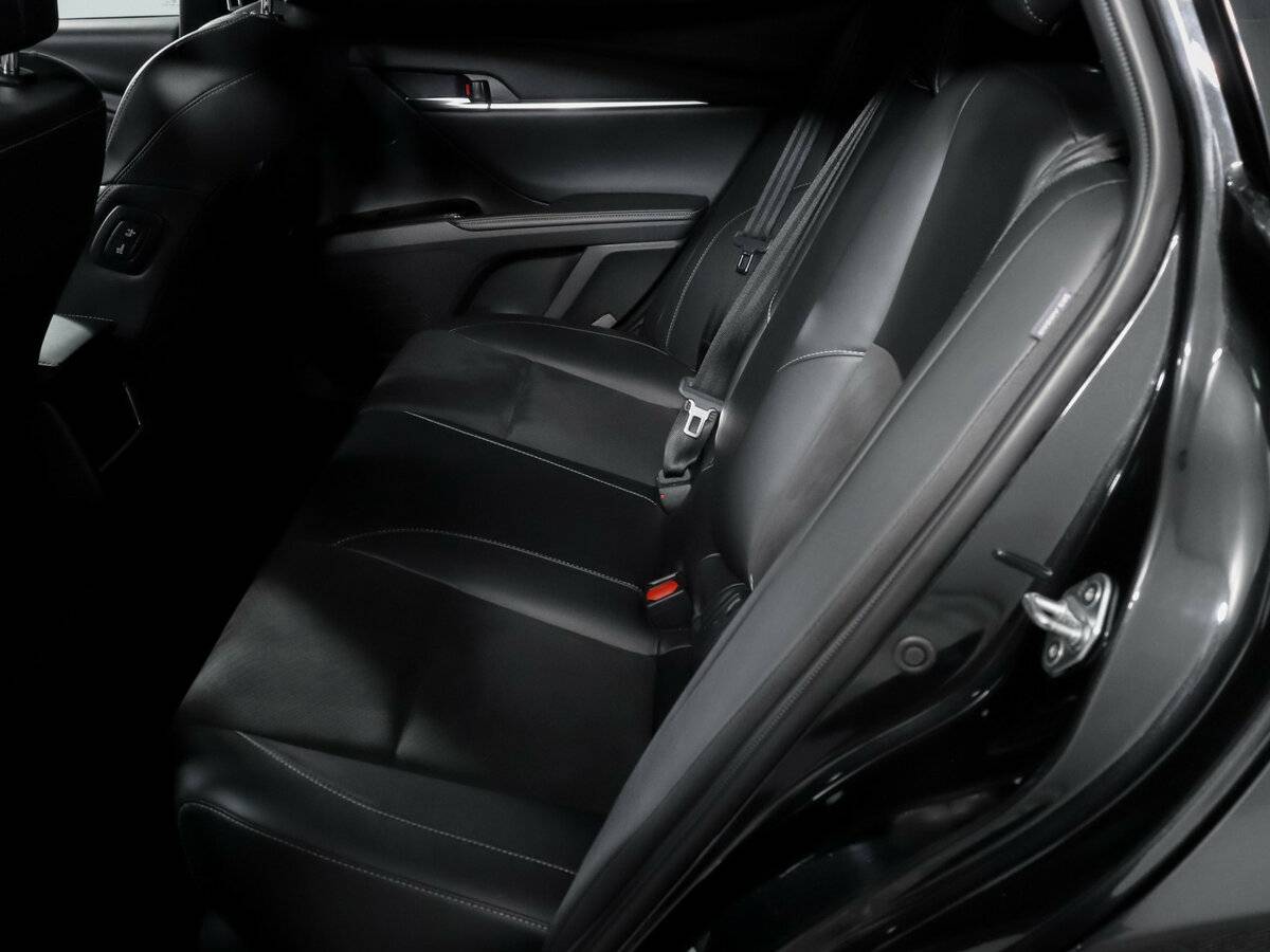 Toyota Camry с пробегом — 2024 год. Фото: #9