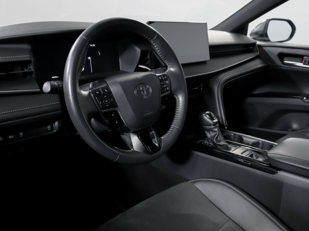 Toyota Camry с пробегом — 2024 год. Фото: #12