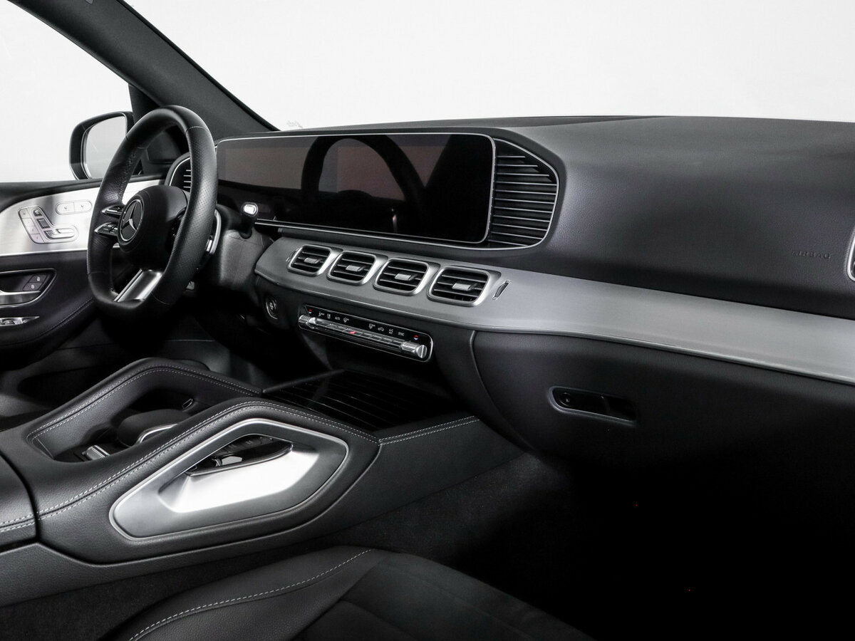 Mercedes-Benz GLE с пробегом — 2024 год. Фото: #8