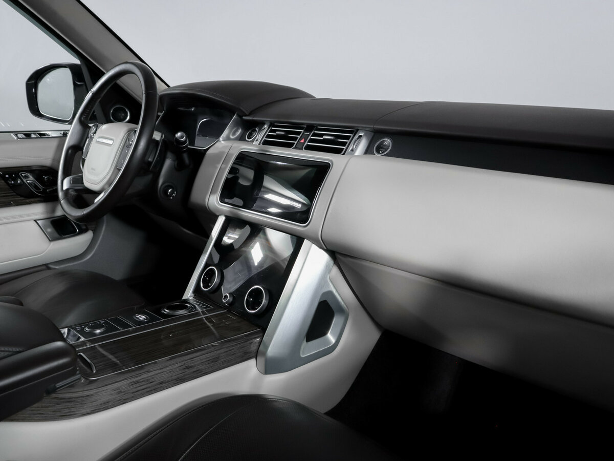 Land Rover Range Rover с пробегом — 2018 год. Фото: #8
